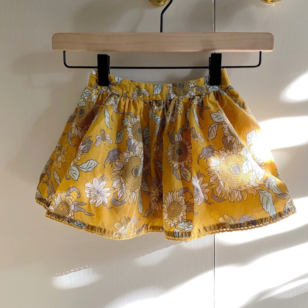 Toddler girl’s all-cotton sunflower skirt